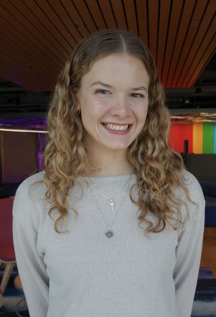 Sophie Allen headshot